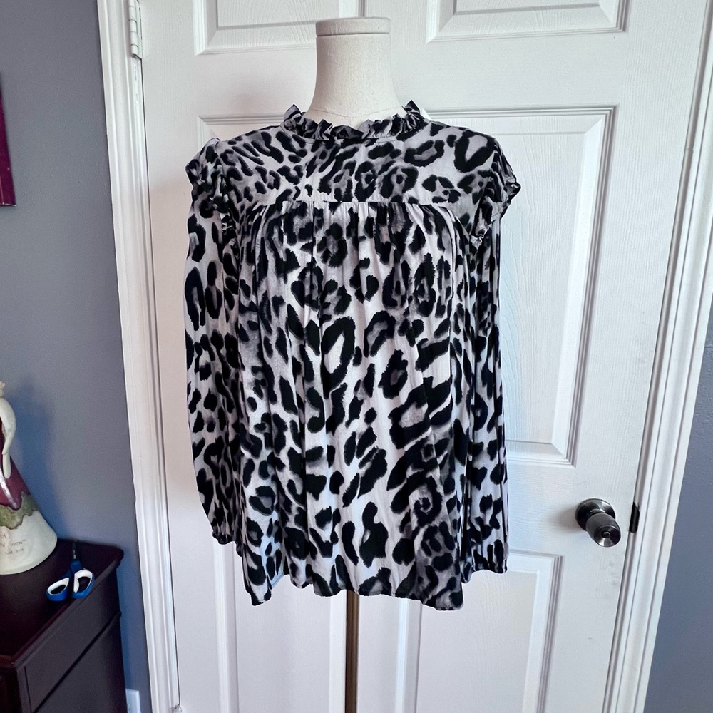 Jodifl Black White Leopard Print Long Sleeve Blouse Ruffled Neckline Women’s M